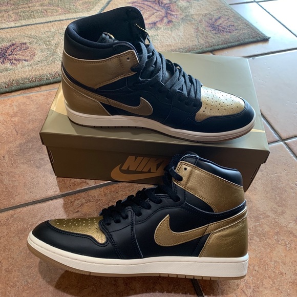Jordan 1 Retro High OG "Black And Gold" Men's shoe - Picture 6 of 14